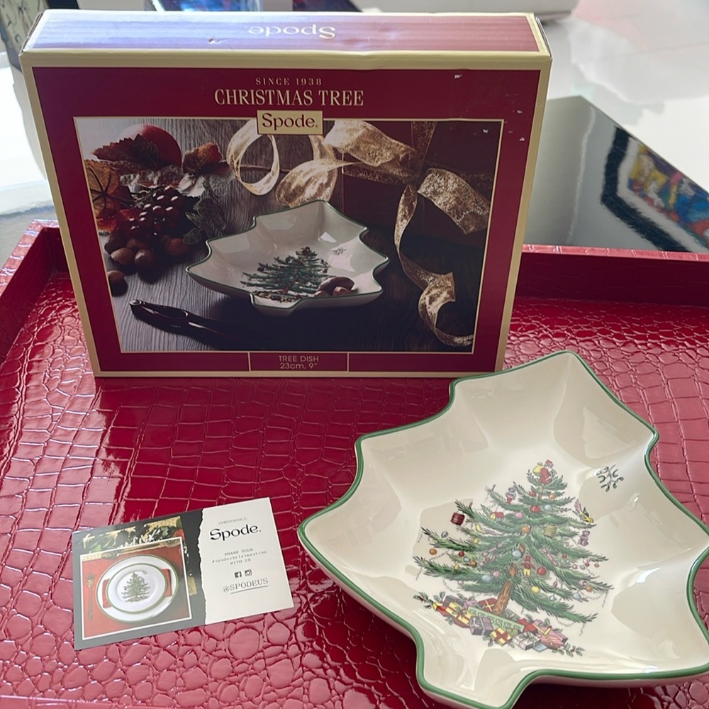 Spode Bone/Green/Yellow Multi Color "Christmas Tree" 9" Chtistmas Tree Dish